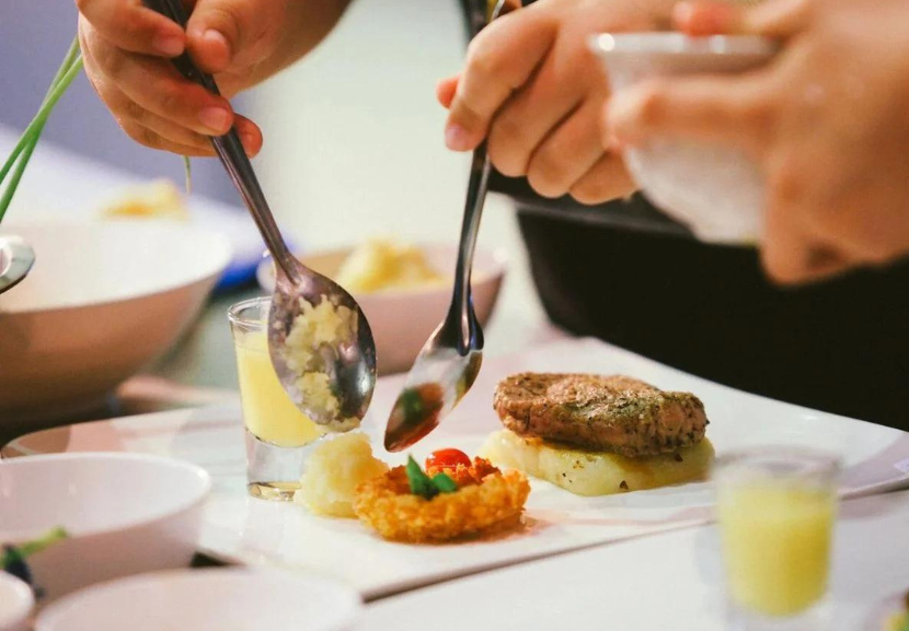 Quer se tornar um chef? Curso gratuito de gastronomia da Nestlé Yocuta está com inscrições abertas até dia 24 de maio. - Foto: reprodução/Shutterstock