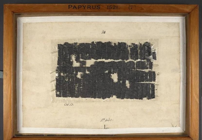 Os pesquisadores usaram IA e outras técnicas para decifrar o que estava escrito neste rolo de papiro. - Foto: reprodução/CNR