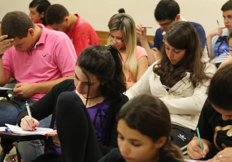 25 de abril é a data que os participantes do Enem dos Concursos vão poder consultar os locais de prova. Foto: Marcos Santos (USP Imagens).