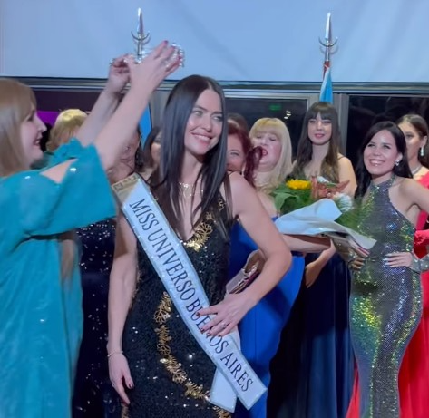 A Miss Buenos Aires, Alejandra Rodríguez, foi a primeira mulher com 60 anos a ganhar o concurso. Foto: @alejandramarisa.rodriguez/Instagram.