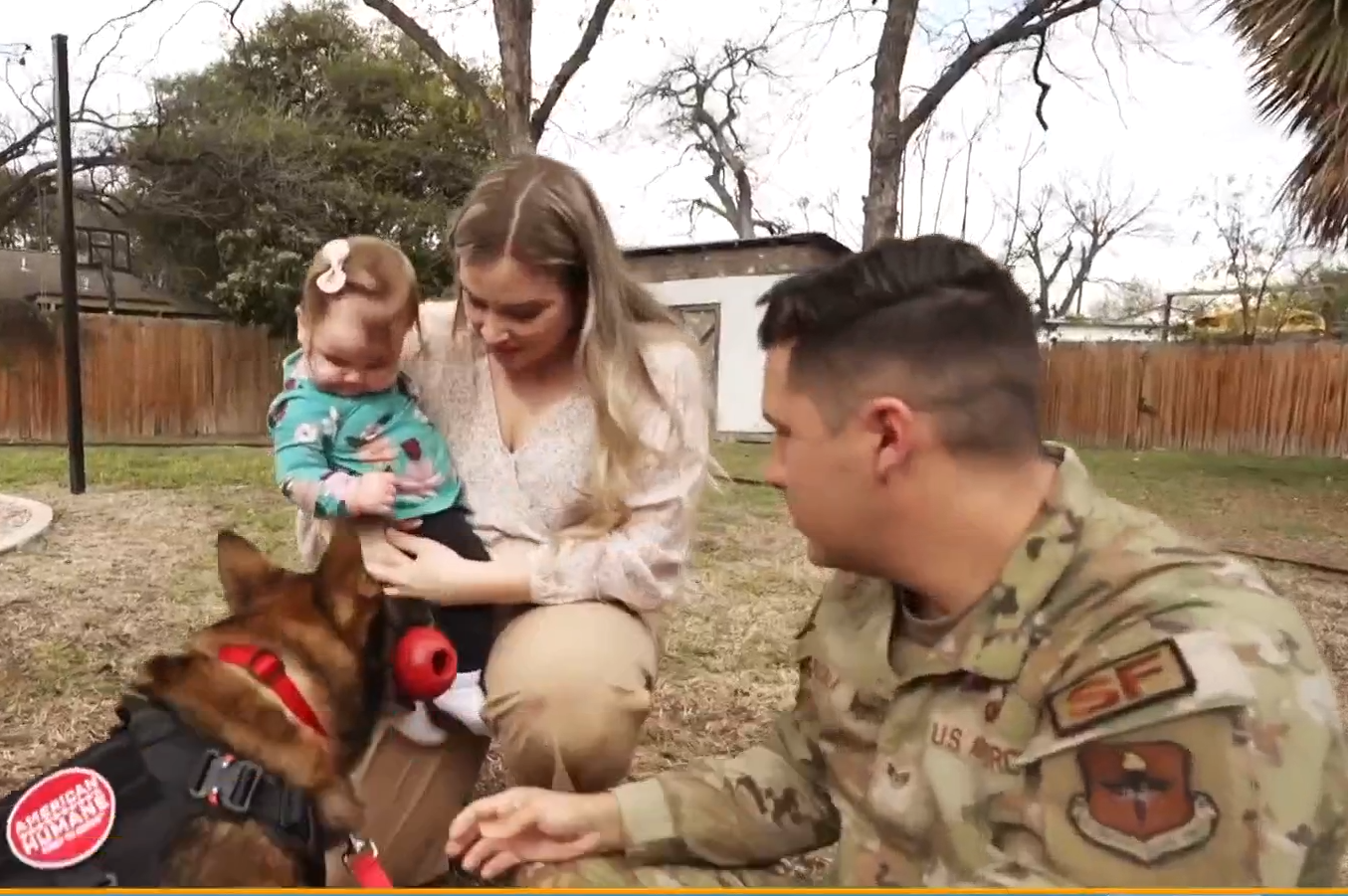 John ficou super feliz ao conhecer a nova família. Foto: TODAY.