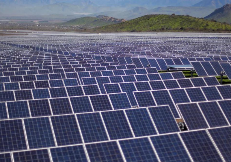 O Brasil se tornou o 6° maior produtor de energia solar do mundo. China, EUA e Japão estão na frente. - Foto: Iván Alvarado. (REUTERS).