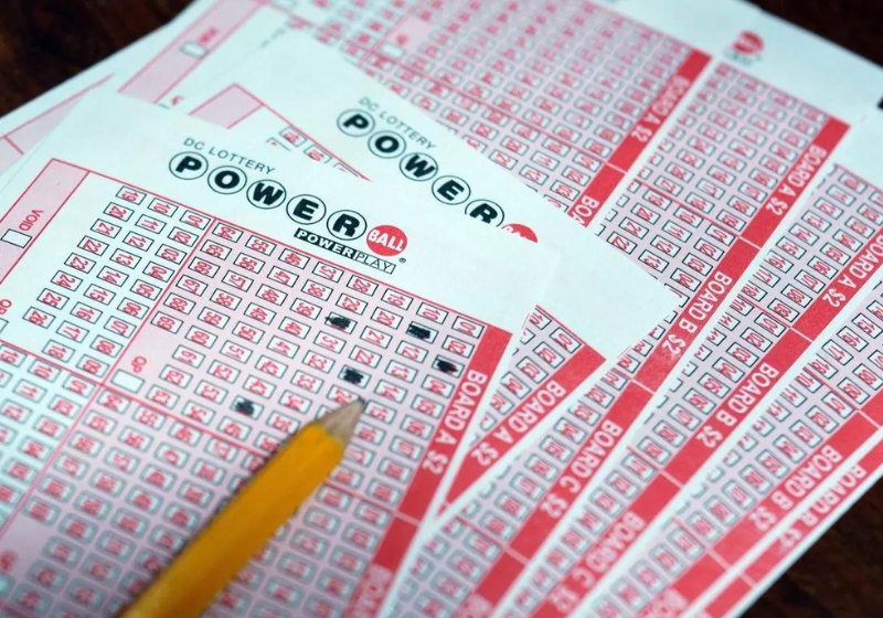 A mulher queria comprar o bilhete da Mega Millions, mas acabou comprando por engano o sorteio da PowerBall. Foto: Will Oliver/EPA-Efe/Shutterstsock.