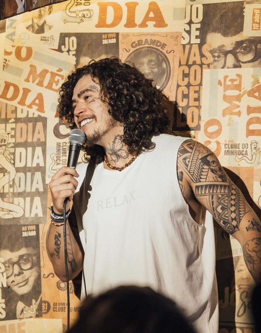  Whindersson tem mobilizados várias doações e recursos para ajudar o RS, como com drones que levam socorro a pessoas ilhados. - Foto:reprodução/Instagram @whinderssonnunes