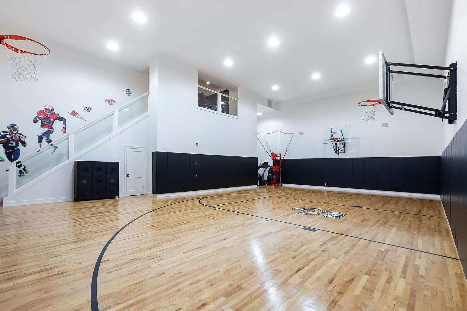 Olha que ginásio de basquete incrível! Foto: Zillow.