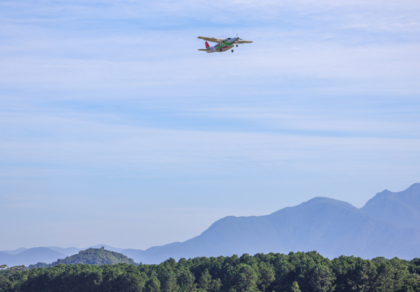 O transporte da medula até o RS foi feito por avião e helicóptero por conta das enchentes no estado. - Foto: Roberto Zacarias/SECOM