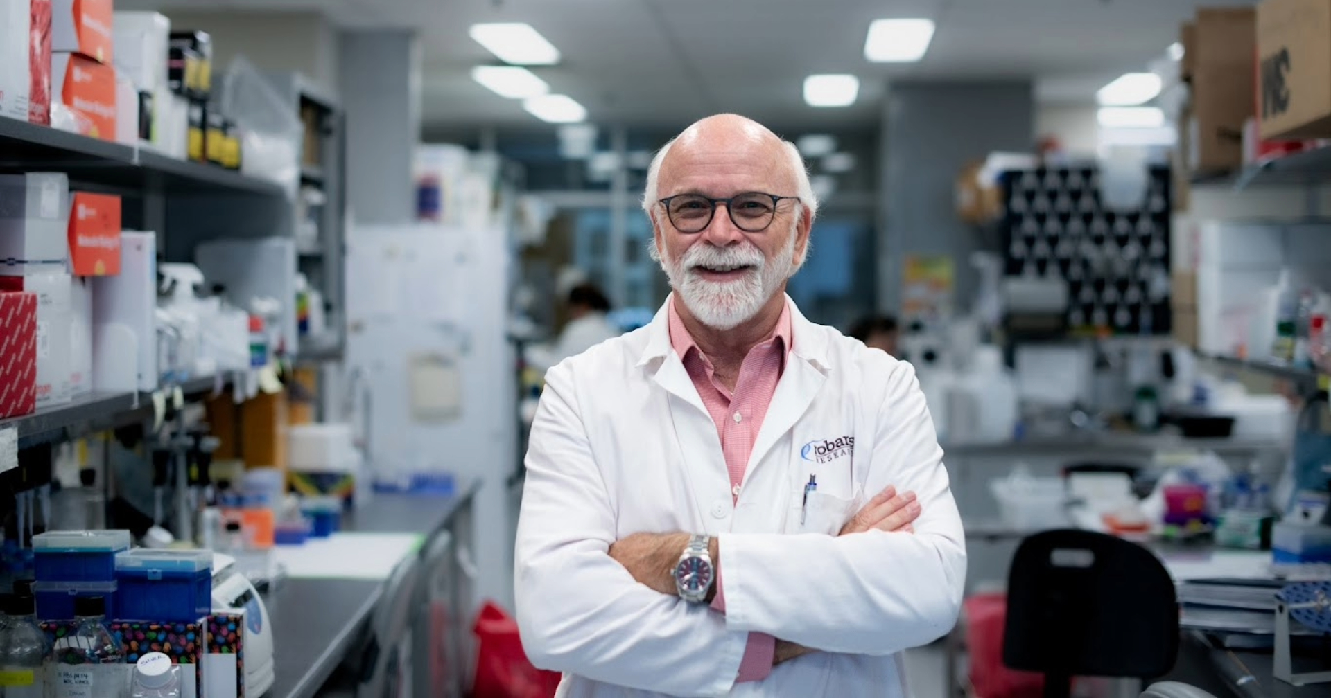 O médico-cientista Michael Strong dedica a carreira para encontrar uma cura para a ELA. - Foto: Allan Lewis/Schulich School of Medicine & Dentistry