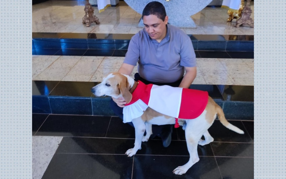 Luiz resgata animais há muito tempo. Já foram mais de 15! Foto: Paróquia Santa Ana e São Joaquim.