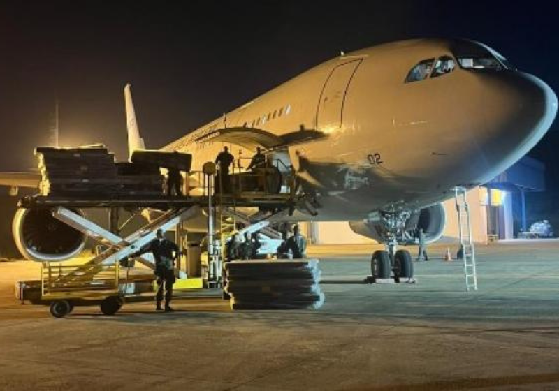 O avião da FAB com 25 toneladas de donativos já chegou em Canoas (RS), e as doações continuam. Veja como ajudar. - Foto: Força Aérea Brasileira e CCJ.