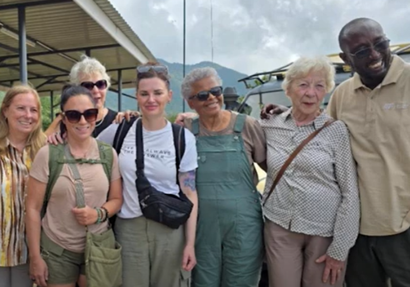 Trudy Veenstar, a viúva que viaja sozinha pelo mundo afora e faz amigos. Foto: Reprodução