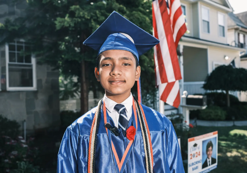 Garoto superdotado de 12 anos ganha bolsa para faculdade ao concluir ensino médio. O Soborno Isaac Bari, tem apenas 12 anos. - Foto: NYPost