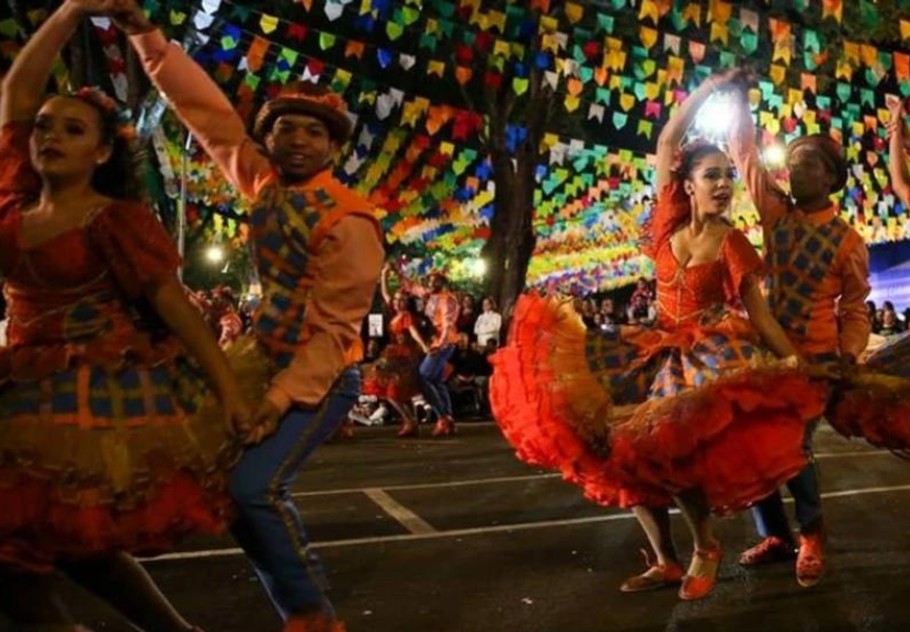 ComemoComemorado no dia 24 de junho, o São João não é considerado feriado nacional, só ponto facultativo. Mas é feriado local em quatro capitais do Brasil. - Foto: Marcello Casal Jr./ Agência Brasil rado no dia 24 de junho, o São João não é considerado feriado nacional, mas sim ponto facultativo. - Foto: Marcello Casal Jr./ Agência Brasil