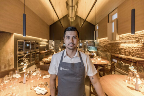 O chef Alberto Landgraf, do Oteque, no Rio: 47º entre os 50 melhores restaurantes do mundo — Foto: Divulgação