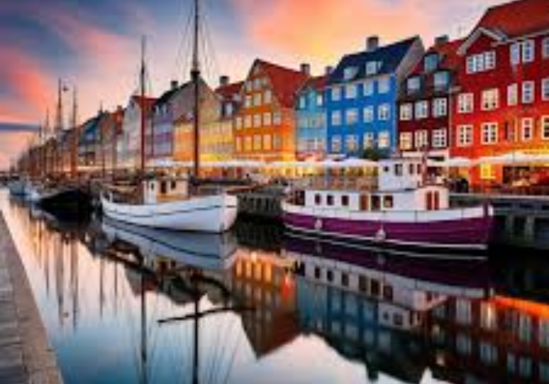 Copenhagen, capital da Dinamarca, dá um incentivo a mais para os turistas que cooperarem com a coleta do lixo, uma série de vantagens, como transporte gratuito. Foto: Freepik