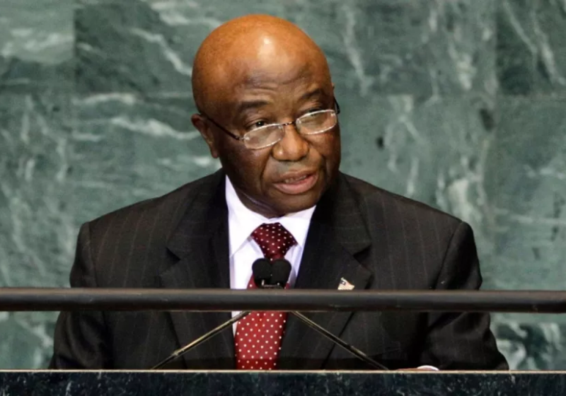 O presidente da Libéria, Joseph Boakai, vai cortar em 40% o próprio salário. Quer dar exemplo de solidariedade social. Foto: AfricanNews