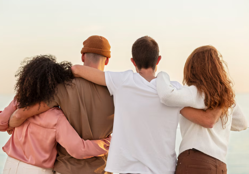 O Dia do Amigo é uma data reservada a cultivar aqueles que nos apoiam. Foto: Freepik.