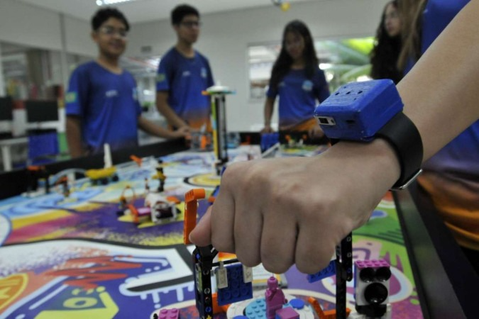 A pulseira revoluciona a forma como surdos escutam música. Foto: Minervino Júnio/CB/D.A.Press.