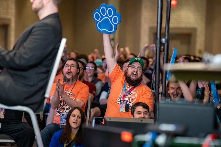 Os fãs do cachorrinho usam bonés e camisas com a foto de Peanut. Foto: Games Done Quick.