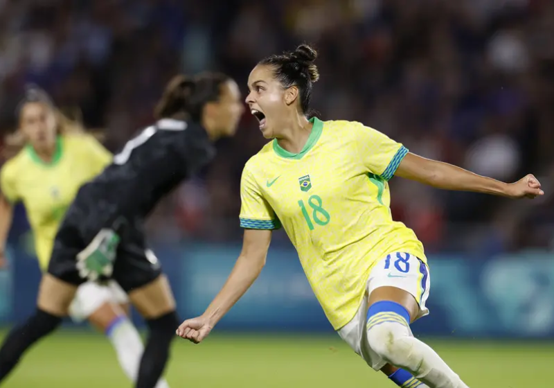 Com o placar de 1 x 0, o futebol feminino do Brasil venceu a França, as donas da casa. As brasileiras estão na final, as francesas não. Foto: COB