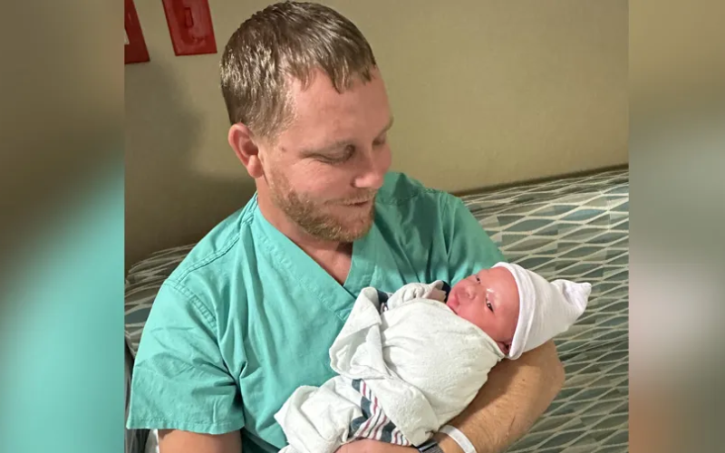 Tyler Wilfong, um pai amoroso, conseguiu realizar um sonho: voltar a enxergar e segurar nos braços o filho recém-nascido. Foto: CBS17