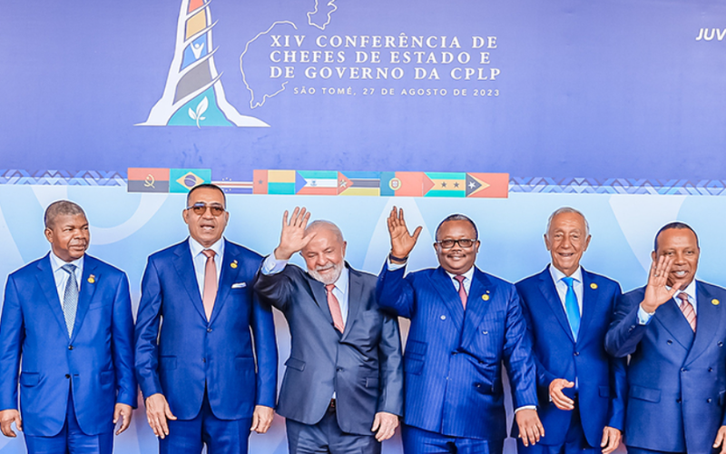 O presidente Luiz Inácio Lula da Silva e demais líderes da CPLP em reunião. Foto: Ricardo Stukert 