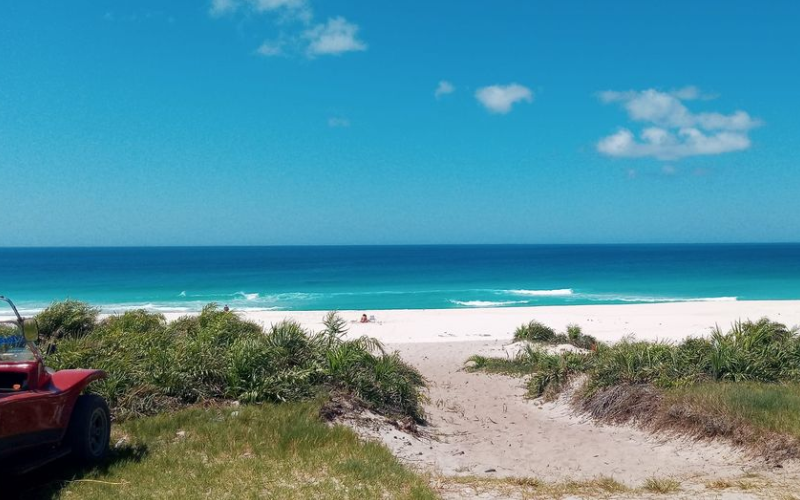 Lagunar Caiçara, Arraial do Cabo (RJ) está entre as 38 praias brasileiras apontada entre as melhores. Foto: @cabofrio