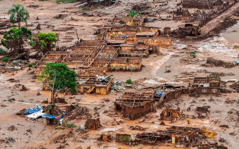 A tragédia de Mariana, após 9 anos, tem um desfecho: um acordo entre o governo e as mineradoras no valor de R$ 132 que deve ser revertido em ações para as vítimas. Foto: Agência Brasil