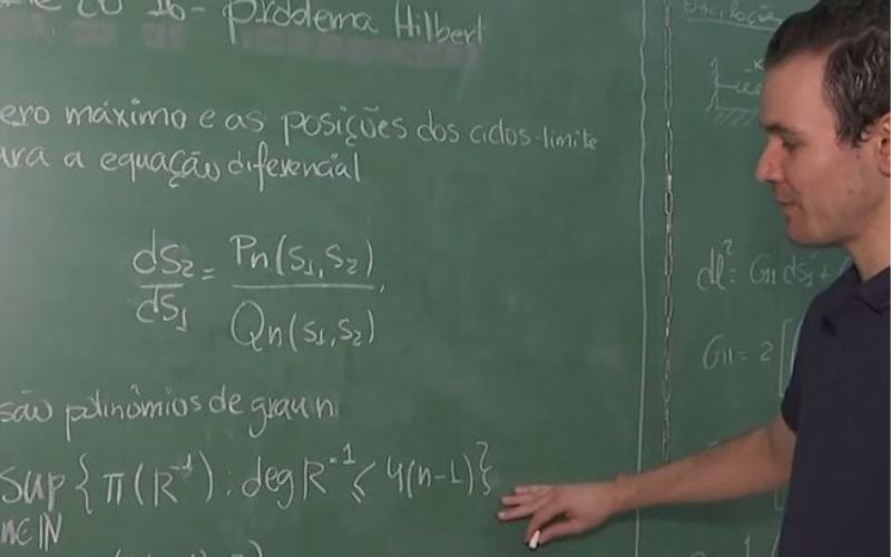 Um trio de brasileiros resolveu um problema de matemática, sem solução, há 124. A questão respondida por dois físicos e um matemático. Foto: Reprodução EPTV/TV Globo