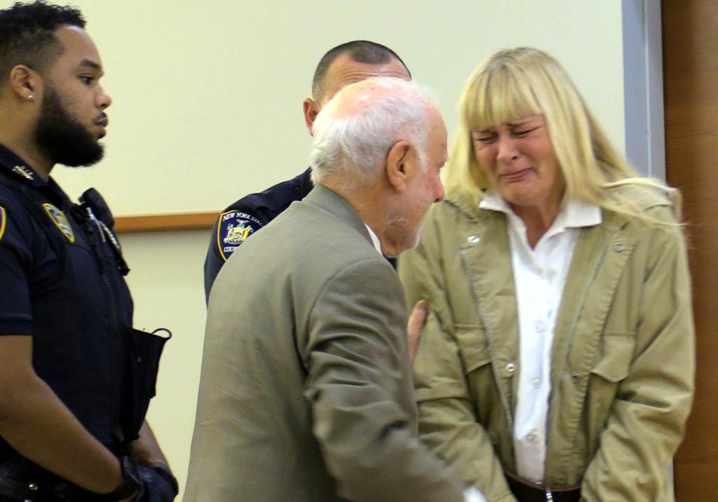 Depois da sentença anulada, Kimberly veio as lágrimas. - Foto: David Greene