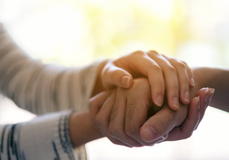 Uma nova safra de pesquisas mostrou que pequenos gestos de gentileza no dia a dia fazem total diferença no bem-estar. - Foto: Freepik