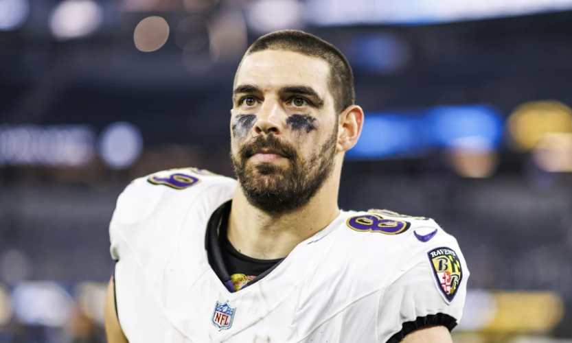 Os fãs do jogador Mark Andrews, do time de futebol americano Buffalo Bills, fizeram uma vaquinha para o jogador que foi humilhado nas redes por perder um passe. A resposta do bem foi linda. - Foto: NBC