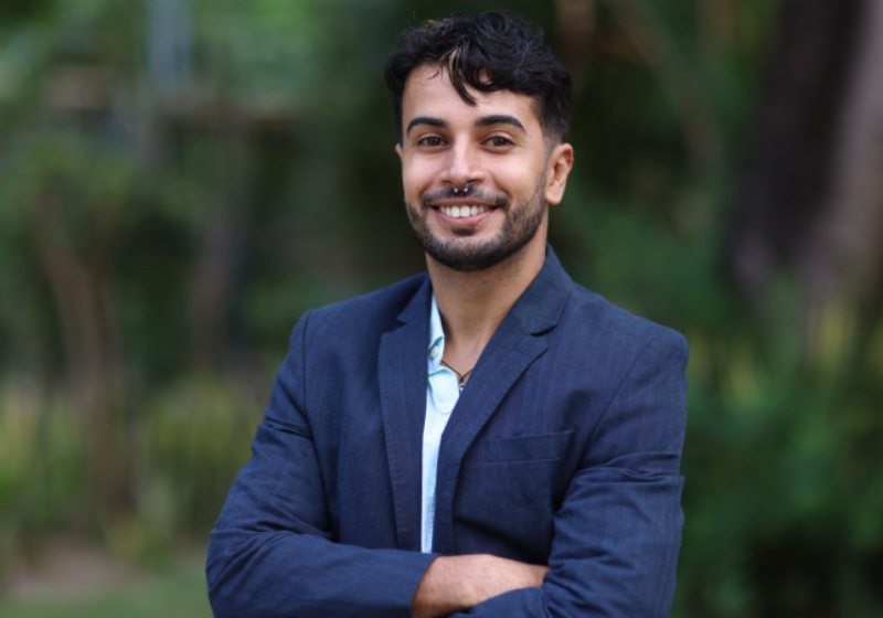 Apollo Vicz, jovem expulso de casa vítima de homofobia, deu a volta por cima e se tornou vereador em Fortaleza. - Foto: Marcos Moura/Prefeitura de Fortaleza