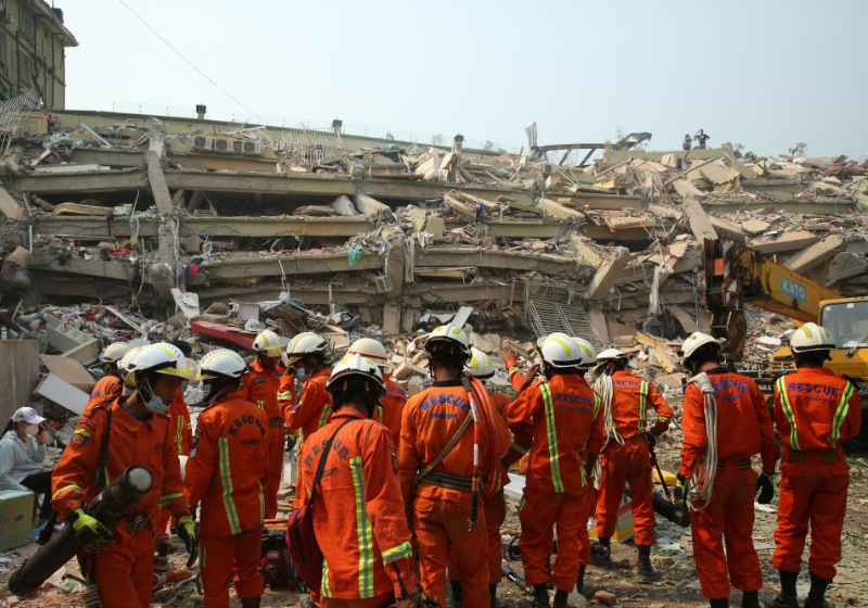 Índia e China enviaram kits de socorro e equipes de resgate. Foto: Xinhua