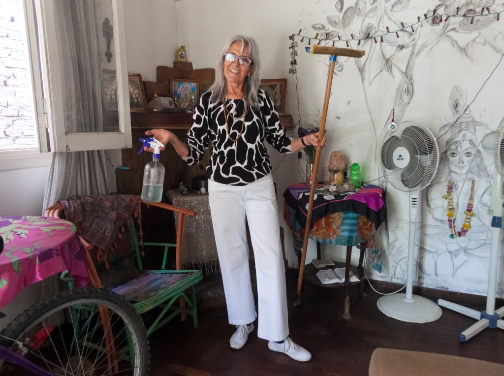 Glória disse que o segredo para não cansar é ser feliz. - Foto: The Sun