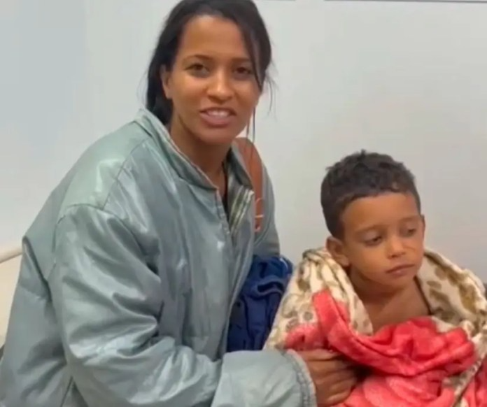 Após avaliação médica, o garotinho foi liberado sem ferimentos. - Foto: TV Anhanguera