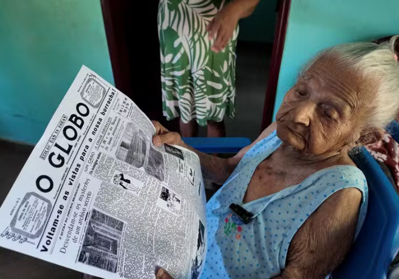 Supercentenária brasileira de 120 anos quer ser reconhecida como a mulher mais velha do mundo