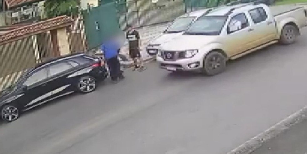 A vítima chegou a ser rendida, mas se livrou depois que os sequestradores se assustaram. - Foto: Reprodução