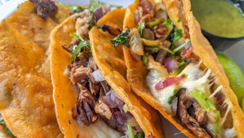 Birria tacos (Quesabirria), do México - Foto: TesteAtlas