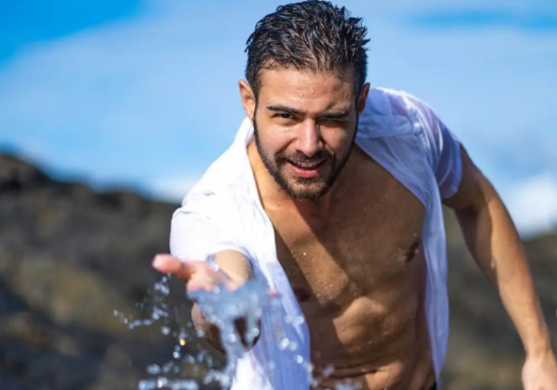 Bernardo Rabello, de 29 anos, foi o primeiro homem trans a participar do concurso de beleza masculino. Foto: @bernardorabellooficial 