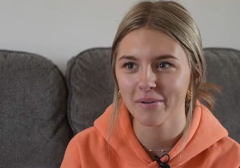 Alyssa, de 14 anos, simplesmente nasceu de novo ao ser salva pelos treinadores enquanto sofria um infarto. Foto: SunnySkyz 