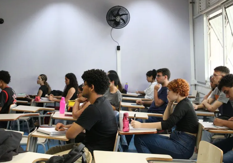 O governo federal vai entre as 3 mil vagas oferecidas no Enem dos Concursos duas carreiras novas destinadas à segurança e desenvolvimento econômico. Foto: Agência Brasil 