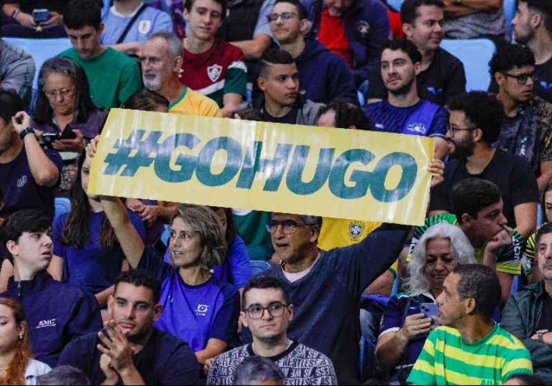 A torcida organizada vibrou muito com a conquista história de Hugo Calderano. Foto: @CBTM