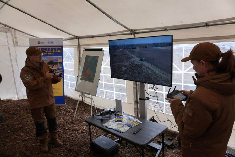 Os veículos são operados de modo remoto. Foto: Serviço de Desminagem da Ucrânia