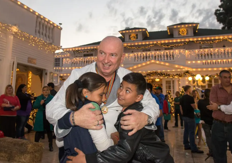 Francês naturalizado americano, Bruno Serato jamais deixou de cumprir a promessa feita ao Papa Francisco. Foto: @serato7 