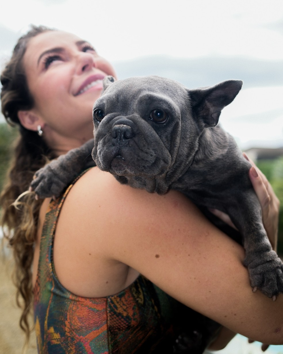 A atriz abriu o álbum de fotos com os pets. Sò lindezas! - Foto: @paollaoliveirareal/Instagram