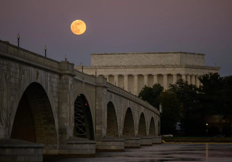 Os fenômenos astronômicos do mês de maio: hoje teremos uma chuva de estrelas cadentes do cometa Halley/. Depois a Lua das Flores. - Foto: Bill Ingalls/NASA