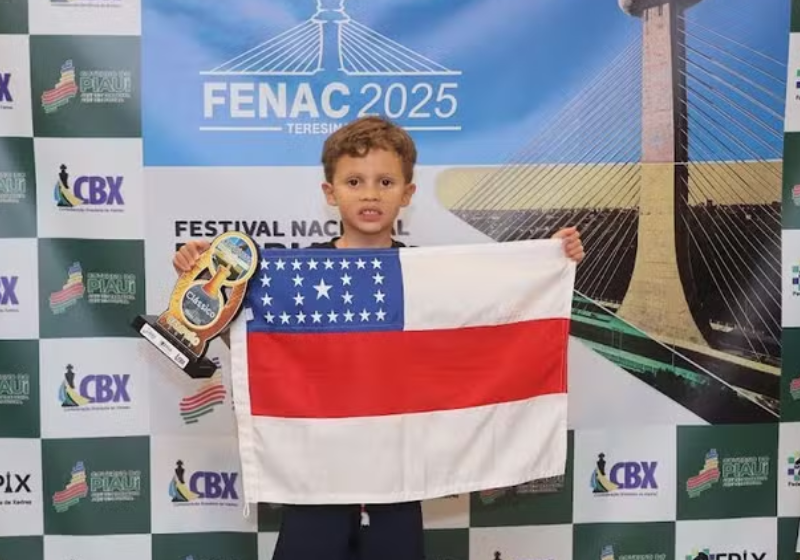 Samuel, um menino de 6 anos, de Manaus, é um gênio do xadrez. Ele é bi-campeão e derrubou vários competidores numa disputa que reuniu 150 em Teresina, no Piauí. Foto: A Crítica