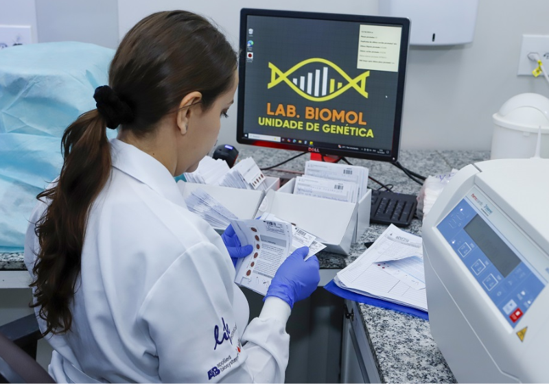 O Brasil reúne 24 bancos de perfis genéticos e o do Distrito Federal é destinado a doenças raras. Avanço da ciência e apoio aos pacientes. - Foto: Agência Brasília