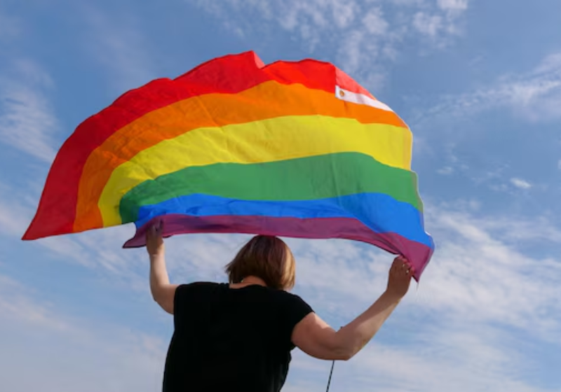 A Parada do Orgulho LGBT de São Paulo este ano será um convite à reflexão sobre a vida dos idosos e a não exclusão. Foto: Freepik