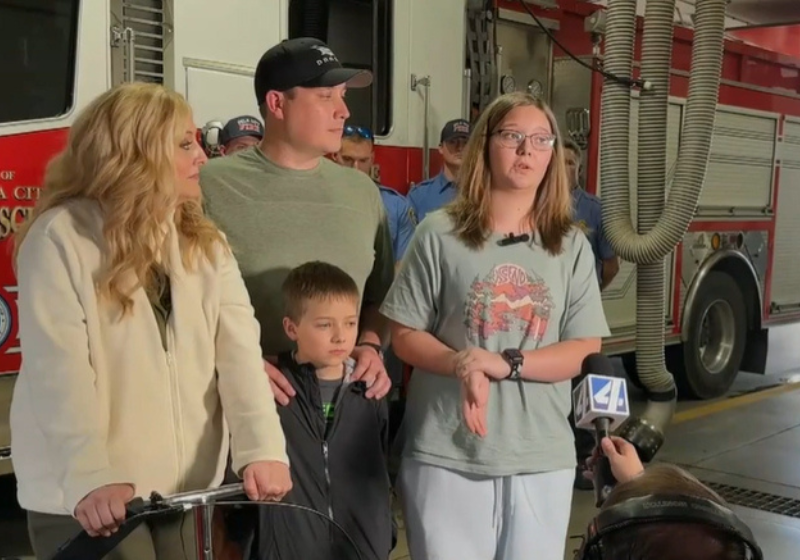 Menina de 11 anos salva a família de incêndio em casa após raio A menina, dos Estados Unidos, salvou a família de um incêndio que se iniciou depois de um raio. - Foto: KFOR.com